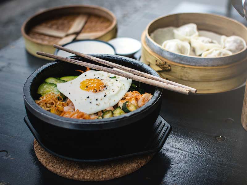 Korean bibimbap with egg and vegetables